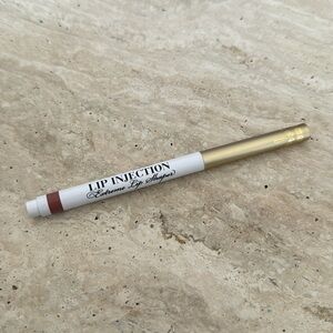 Too Faced Lip Injection liner